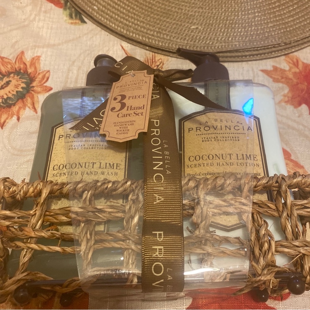 La Bella Provincia 3 Piece Hand Care Set coconut lime  Scent 17 Fluid Ounces